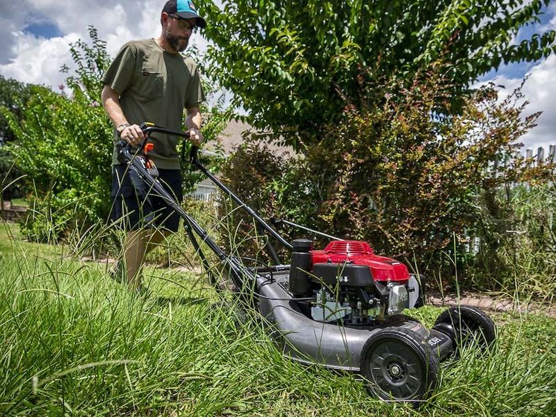 Best self-propelled lawn mowers with reviews in 2023