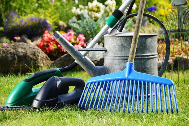 Best Lawn Care Tools, Accessories And Equipments needed in 2023